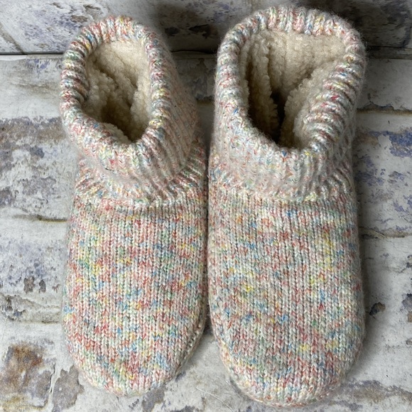 Bombas Sherpa Lined Gripper Slippers - Picture 2 of 4